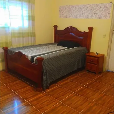 Guest house La Vie Est Belle